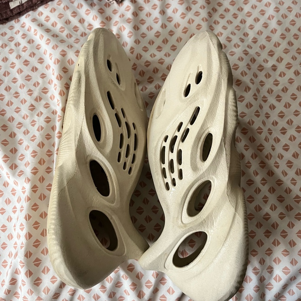 Yezzys!! Foam Runner!!Good Condition! Color - Sand - image 4